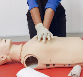 online first aid at work course